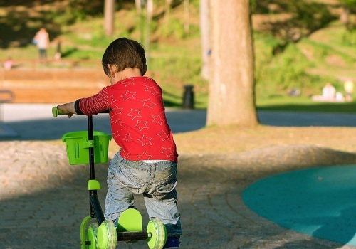 The Benefits of Outdoor Play: Why It's Better Than Indoor